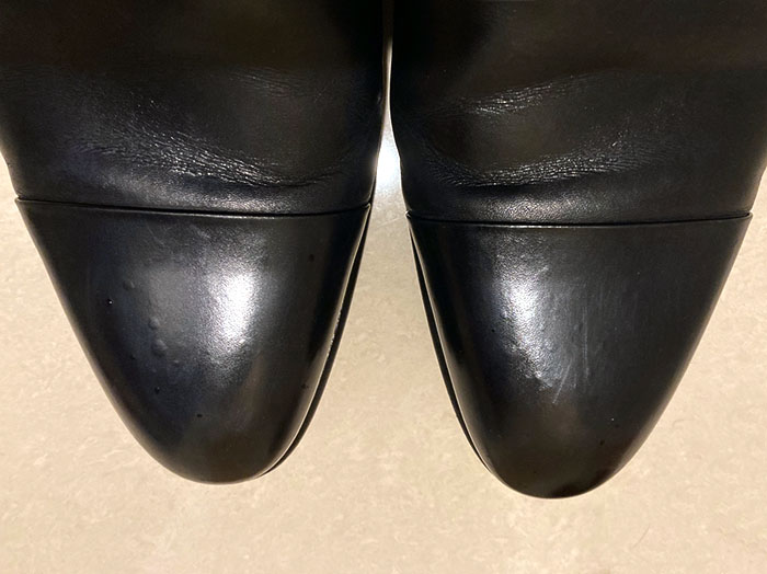 革靴のデコボコしたクレーター状の銀浮き（水膨れ）を補修する方法