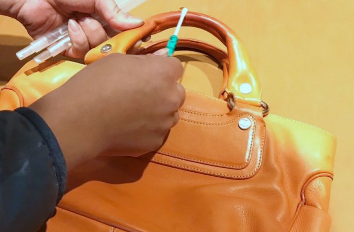 バッグの汚れを数値で計測! クリーニングでどれだけキレイになる?